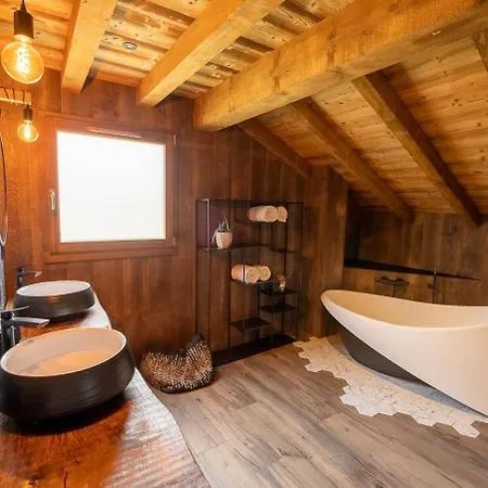 Perle Noire Dexception Avec Jacuzzi Et Saun Holiday home *