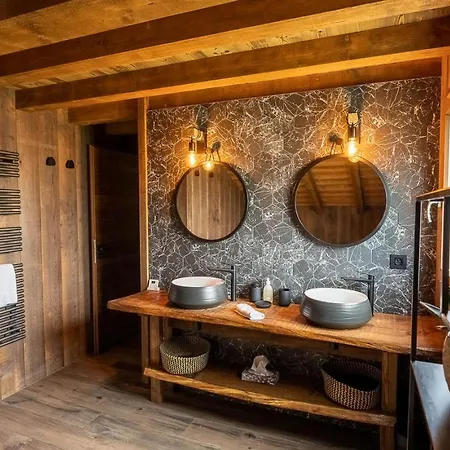 Holiday home Perle Noire Dexception Avec Jacuzzi Et Saun