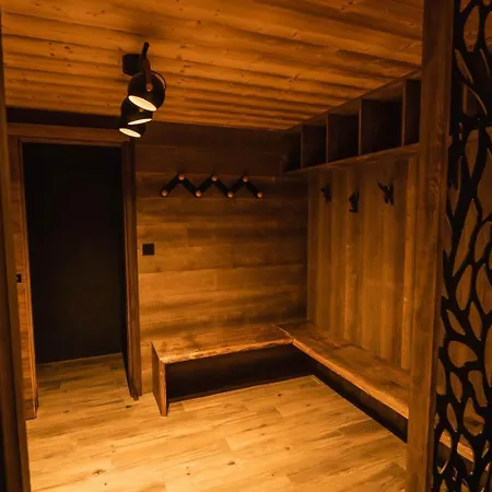 Perle Noire Dexception Avec Jacuzzi Et Saun Gerardmer